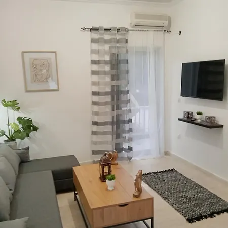 Rose Family Apartment Nr1 Mesongi Mesongí